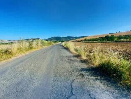 Coupon-Feld, Das Geeignet Ist, Um Ein Tiny House Mit Hauptstrassenfront Zum Dringenden Verkauf In Der Nachbarschaft Tekirdag Naip Zu Platzieren